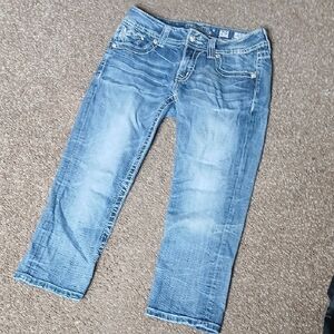 Miss Me Cupped Capris Size 28